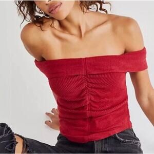 Free People This Cutie Top Off the Shoulder Red Soft Ruched Middle Sweetheart L